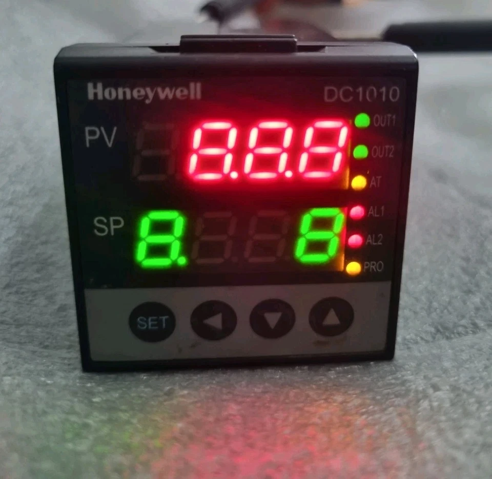 Honeywell DC1010 Digital Temperature Controller (Used Working) DC1010